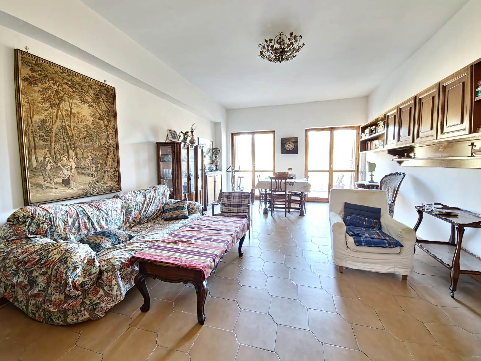 Appartamento in vendita a Ronciglione, 4 locali, prezzo € 105.000 | PortaleAgenzieImmobiliari.it