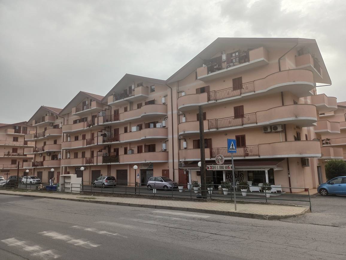 Appartamento in vendita a Montalto Uffugo, 4 locali, zona Località: SETTIMO, prezzo € 109.000 | CambioCasa.it