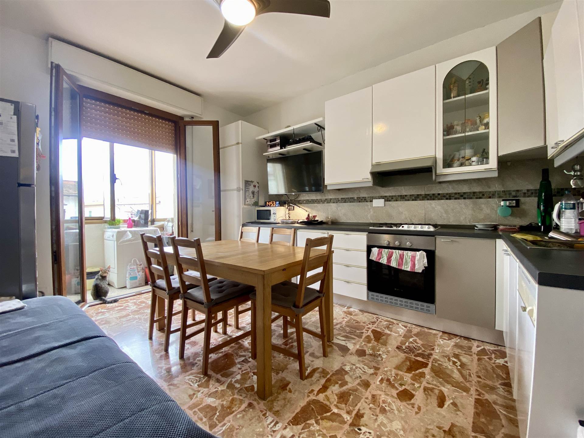 Appartamento in vendita a Calenzano, 4 locali, zona Località: NOME DI GESÙ, prezzo € 200.000 | PortaleAgenzieImmobiliari.it