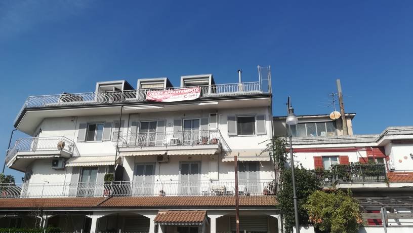Appartamento in vendita a Comiziano, 5 locali, prezzo € 270.000 | CambioCasa.it