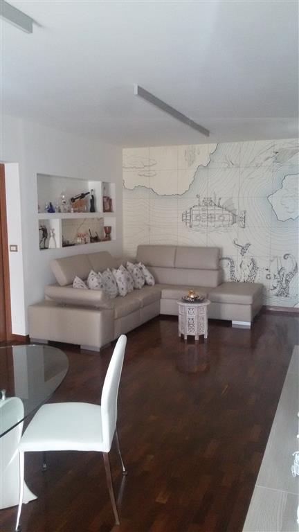 Appartamento in vendita a Cimitile, 4 locali, zona Località: CIMITILE, prezzo € 170.000 | CambioCasa.it