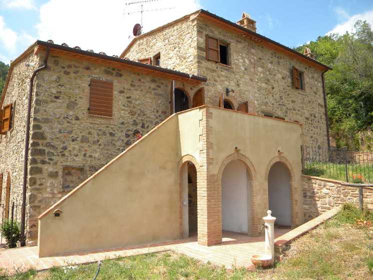 Appartamento in vendita a Montecatini Val di Cecina, 4 locali, Trattative riservate | CambioCasa.it