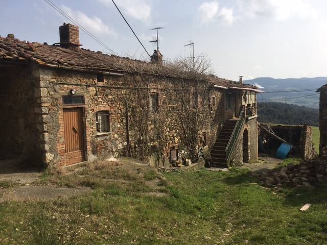 Rustico / Casale in vendita a Pomarance, 10 locali, zona Zona: Serrazzano, prezzo € 160.000 | CambioCasa.it