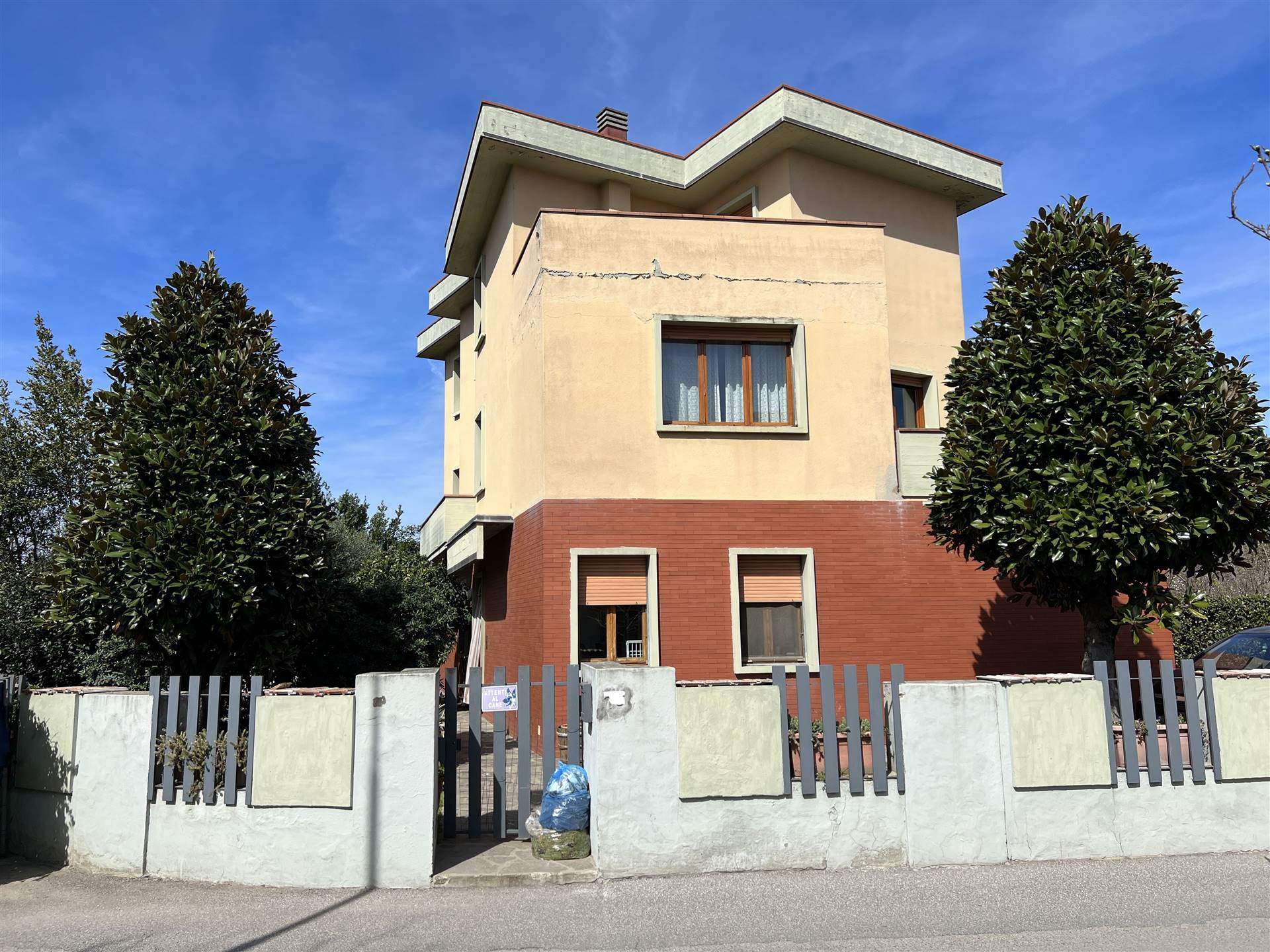 Villa Bifamiliare in vendita a Campi Bisenzio, 12 locali, zona Giusto, prezzo € 695.000 | PortaleAgenzieImmobiliari.it