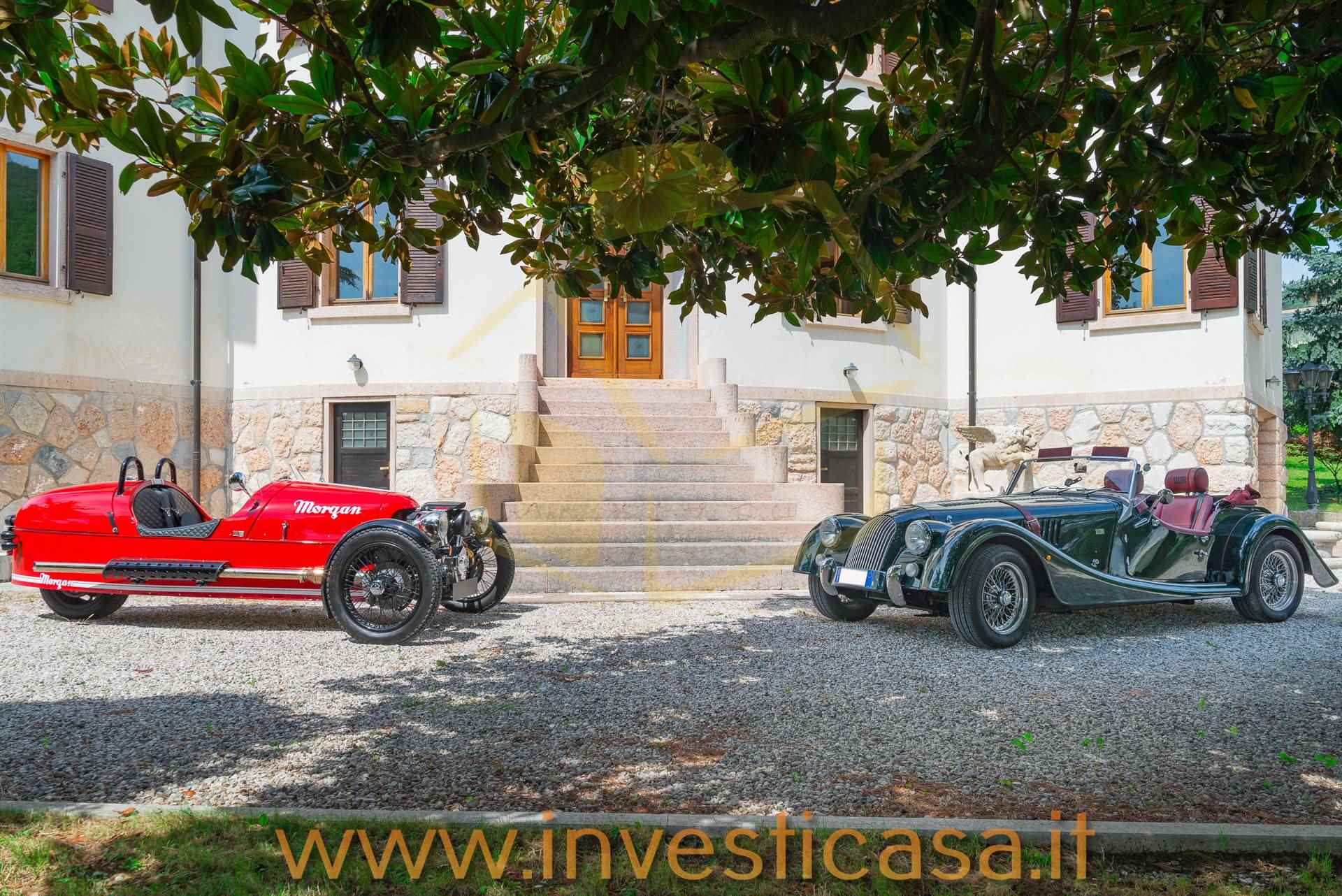 Villa in vendita a Caprino Veronese, 8 locali, prezzo € 950.000 | CambioCasa.it