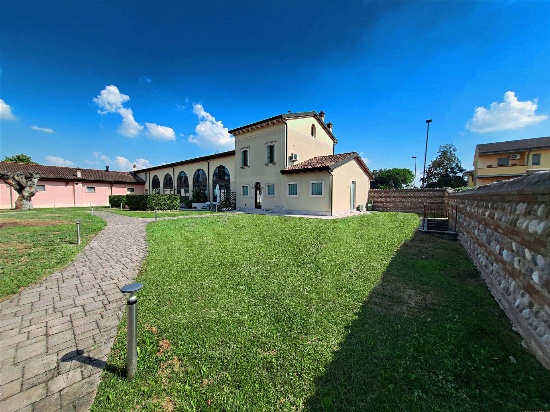 Villa a Schiera in vendita a Vigasio, 7 locali, zona Località: CAPITELLO DI SOPRA, prezzo € 445.000 | PortaleAgenzieImmobiliari.it