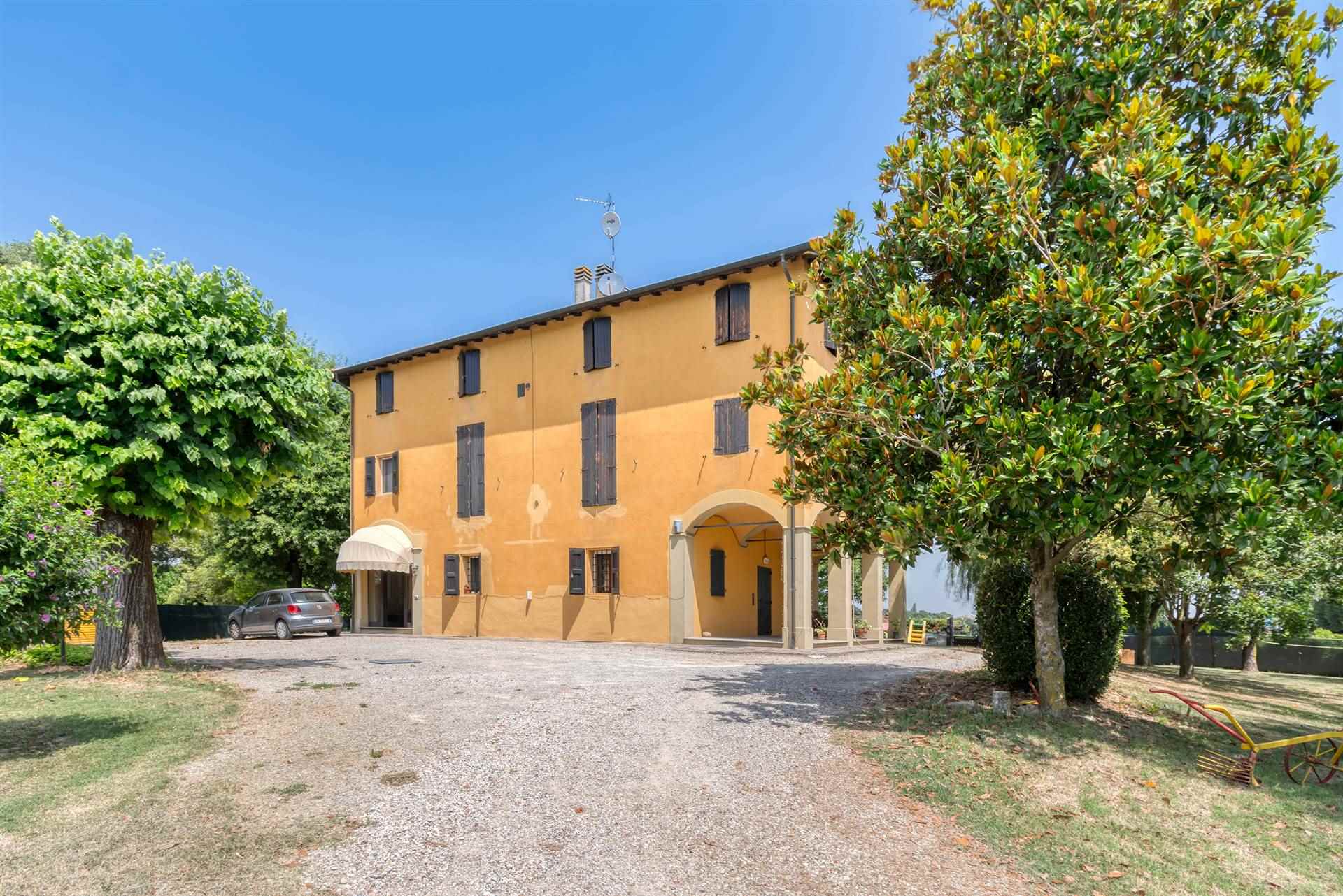 Appartamento in vendita a Budrio, 5 locali, zona aro, prezzo € 195.000 | PortaleAgenzieImmobiliari.it