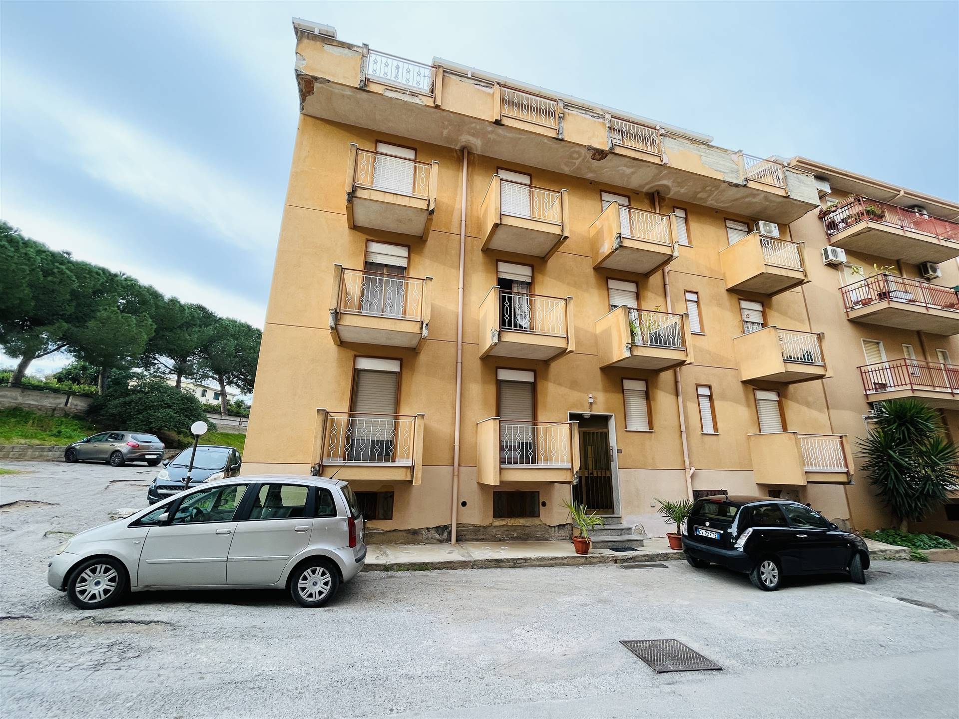 Appartamento in vendita a Campofelice di Roccella, 3 locali, prezzo € 69.000 | PortaleAgenzieImmobiliari.it