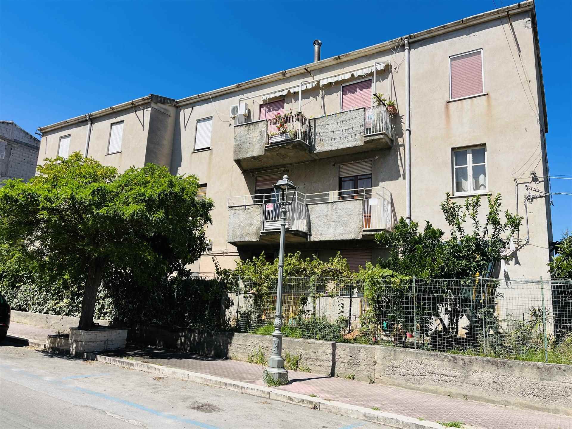 Appartamento in vendita a Campofelice di Roccella, 4 locali, prezzo € 95.000 | PortaleAgenzieImmobiliari.it