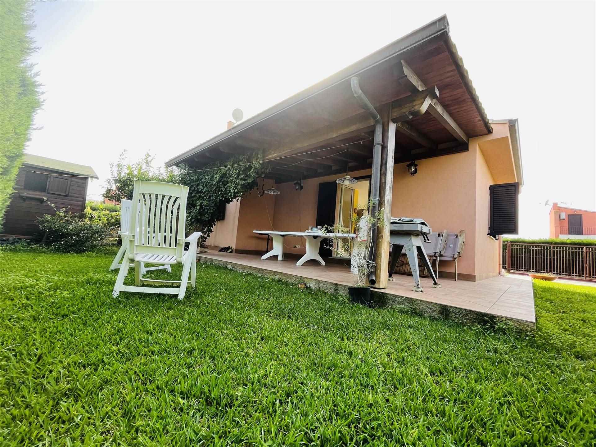 Villa Bifamiliare in vendita a Campofelice di Roccella, 4 locali, prezzo € 210.000 | PortaleAgenzieImmobiliari.it