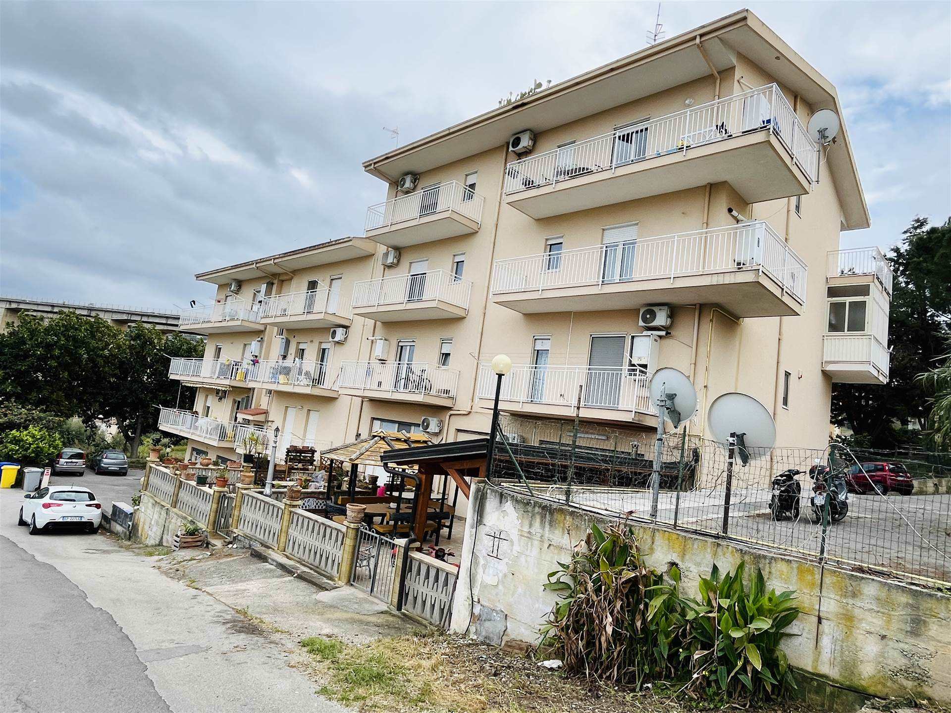 Appartamento in vendita a Campofelice di Roccella, 4 locali, prezzo € 90.000 | PortaleAgenzieImmobiliari.it