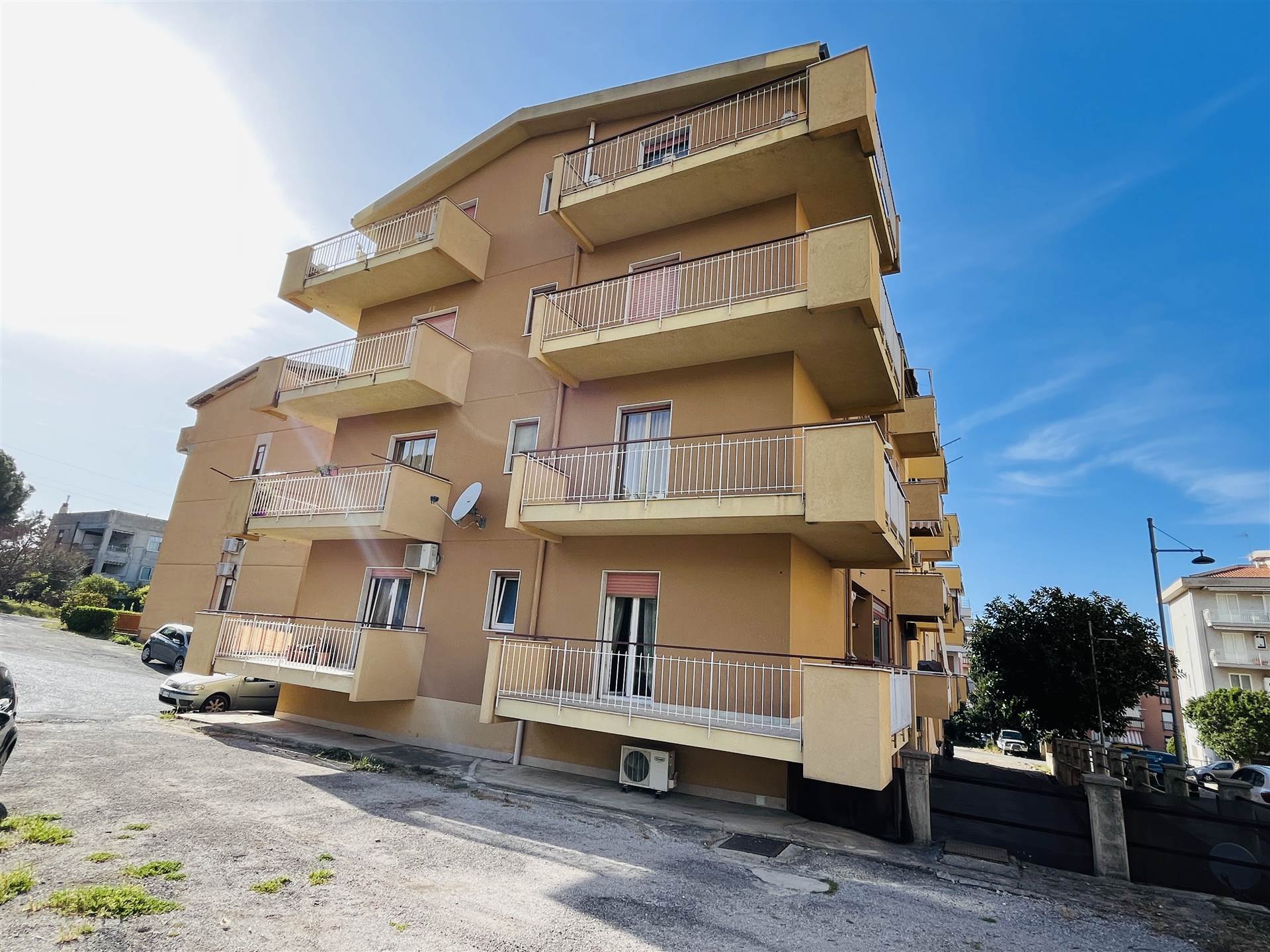 Appartamento in vendita a Campofelice di Roccella, 6 locali, prezzo € 115.000 | PortaleAgenzieImmobiliari.it