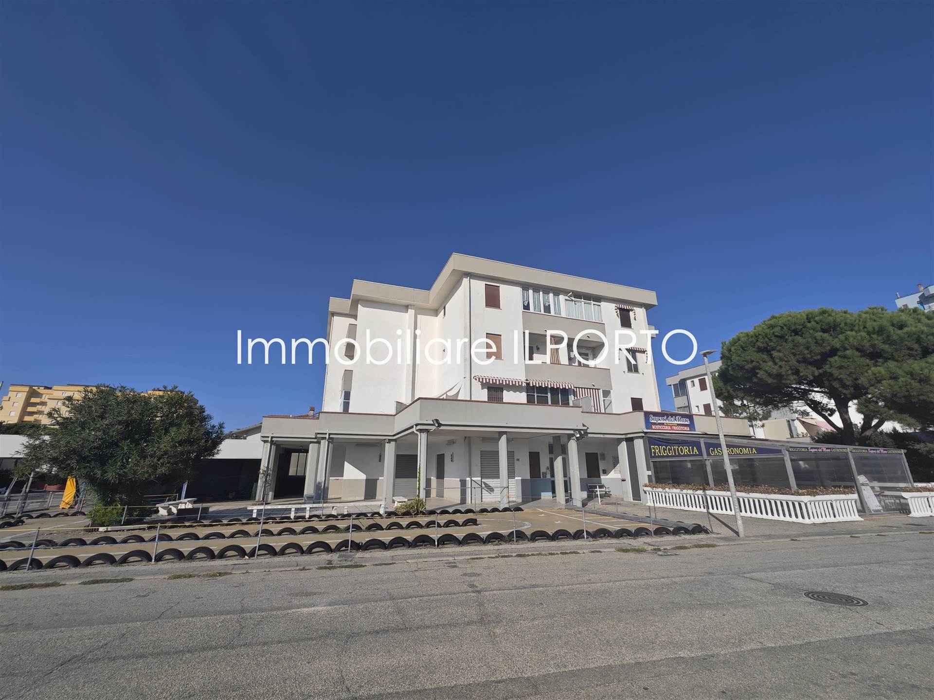 Appartamento in vendita a Comacchio, 4 locali, prezzo € 94.000 | PortaleAgenzieImmobiliari.it