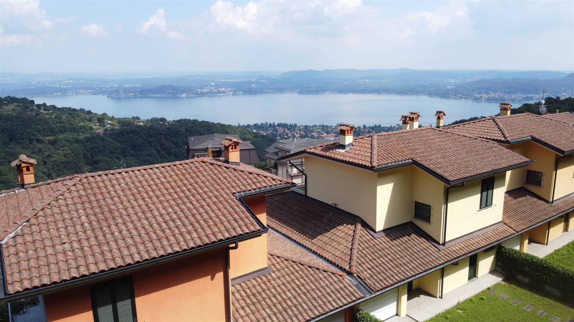 Villa in vendita a Massino Visconti, 7 locali, prezzo € 370.000 | PortaleAgenzieImmobiliari.it