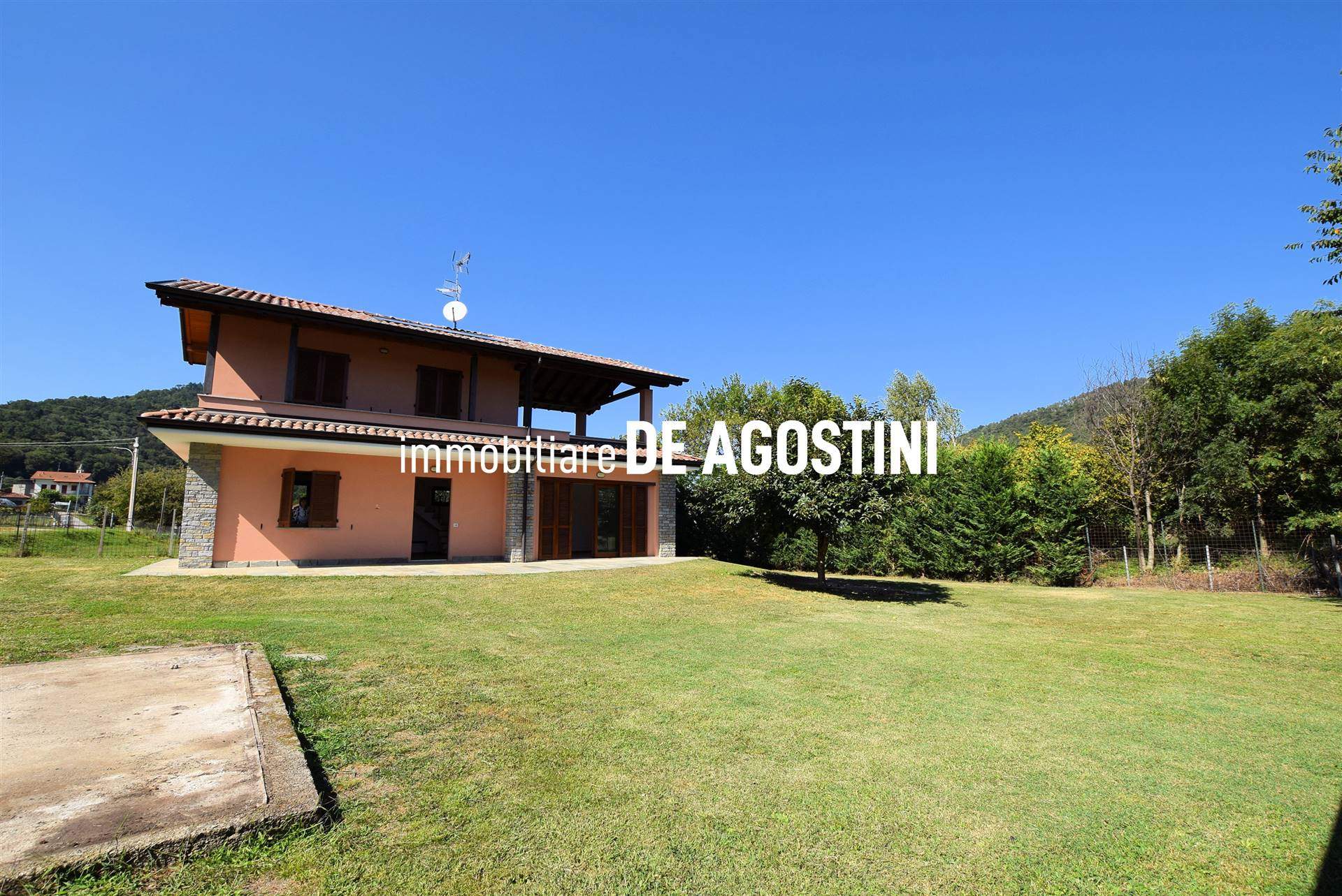 Rustico / Casale in vendita a Brovello-Carpugnino, 6 locali, prezzo € 320.000 | PortaleAgenzieImmobiliari.it