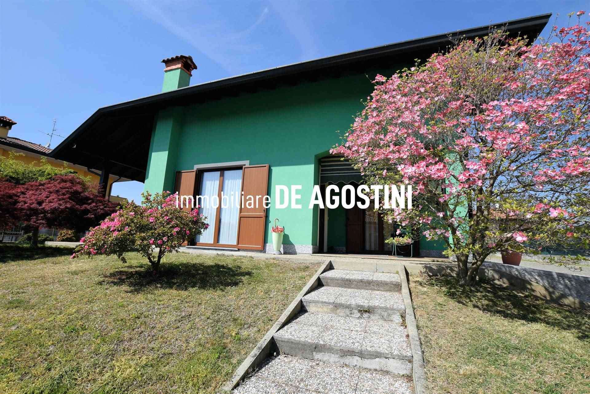 Villa in vendita a Varallo Pombia, 6 locali, prezzo € 280.000 | PortaleAgenzieImmobiliari.it