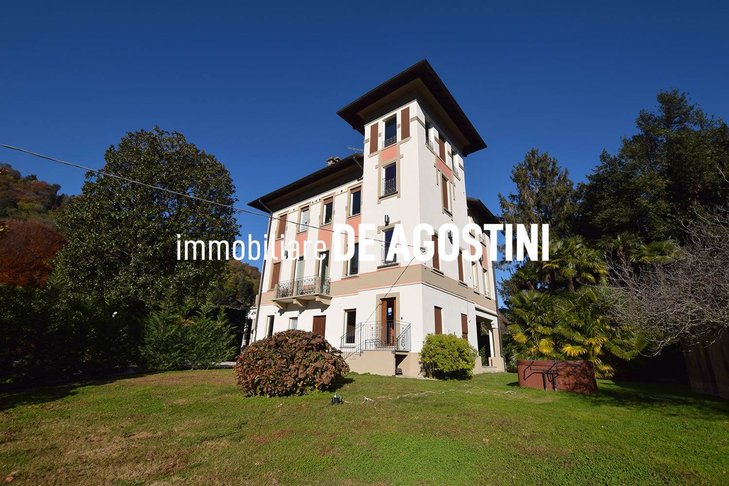 Villa in vendita a Lesa, 17 locali, prezzo € 990.000 | PortaleAgenzieImmobiliari.it