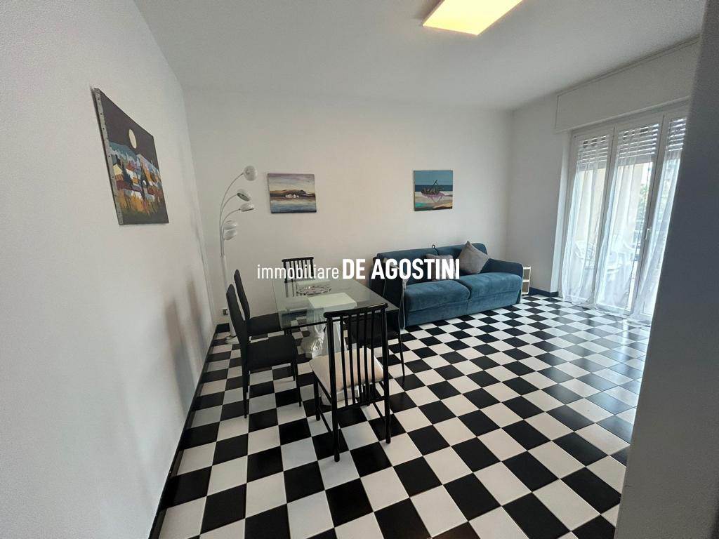 Appartamento in affitto a Arona, 2 locali, prezzo € 650 | CambioCasa.it