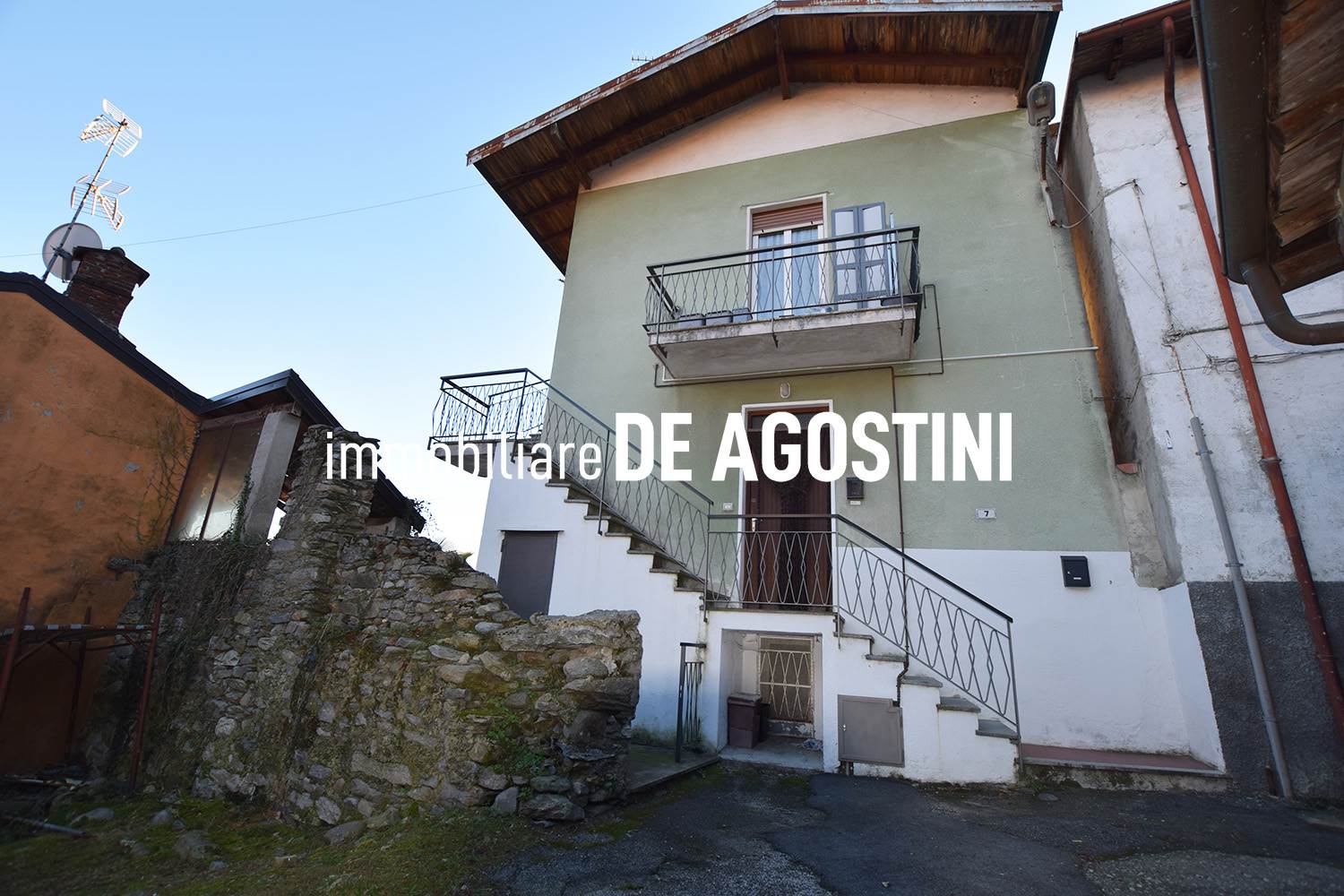 Appartamento in vendita a Nebbiuno, 5 locali, prezzo € 70.000 | PortaleAgenzieImmobiliari.it