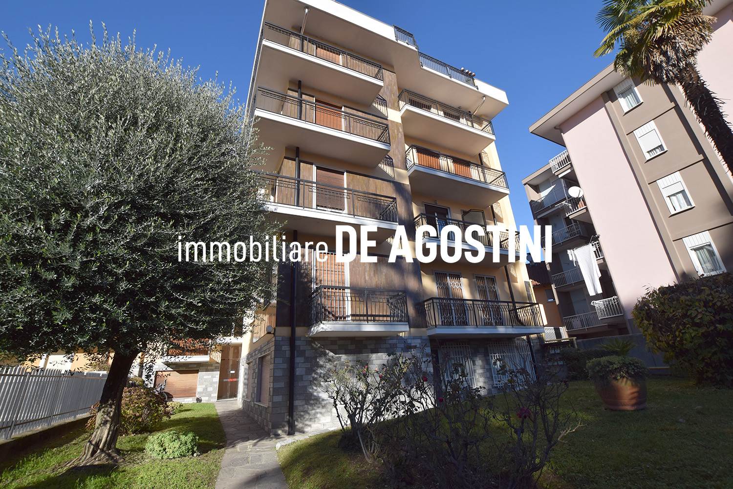 Appartamento in vendita a Arona, 3 locali, prezzo € 225.000 | PortaleAgenzieImmobiliari.it