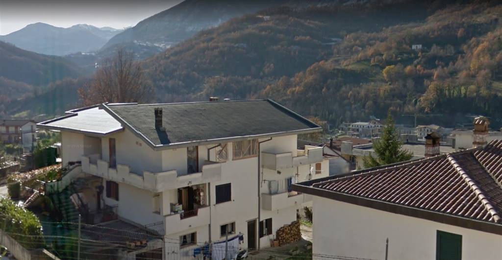 Appartamento in vendita a Civitella Roveto, 7 locali, prezzo € 64.000 | PortaleAgenzieImmobiliari.it