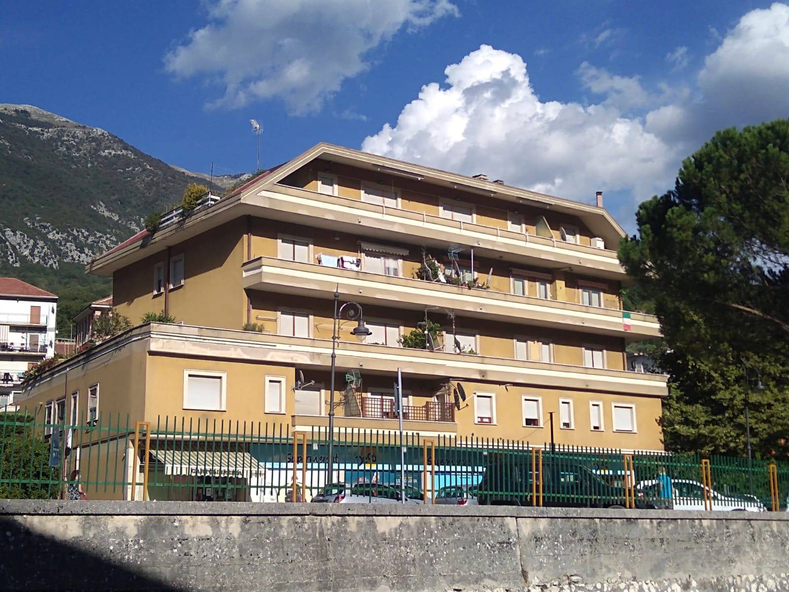 Appartamento in vendita a Civitella Roveto, 9 locali, Trattative riservate | PortaleAgenzieImmobiliari.it