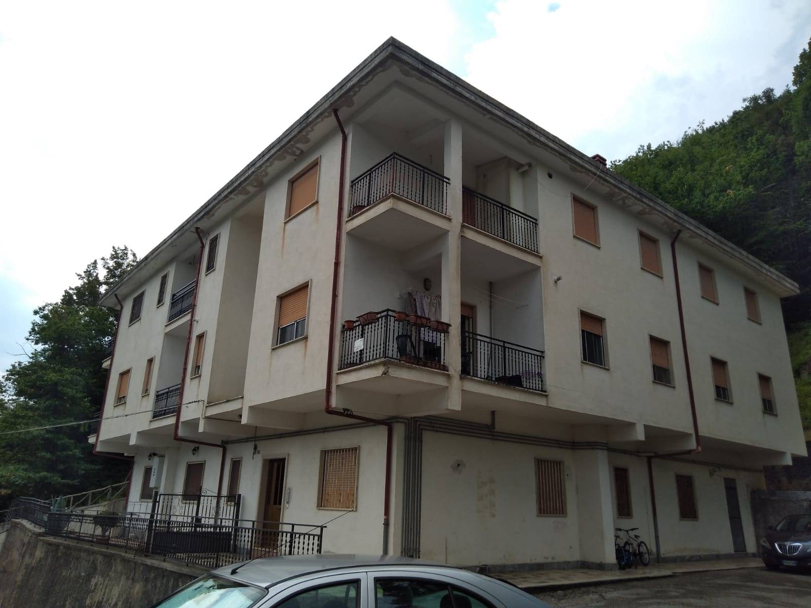 Appartamento in vendita a Civitella Roveto, 6 locali, prezzo € 117.000 | PortaleAgenzieImmobiliari.it