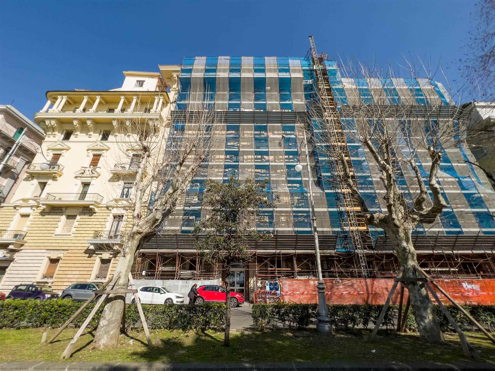 Appartamento in vendita a Salerno, 8 locali, zona ro, prezzo € 950.000 | PortaleAgenzieImmobiliari.it