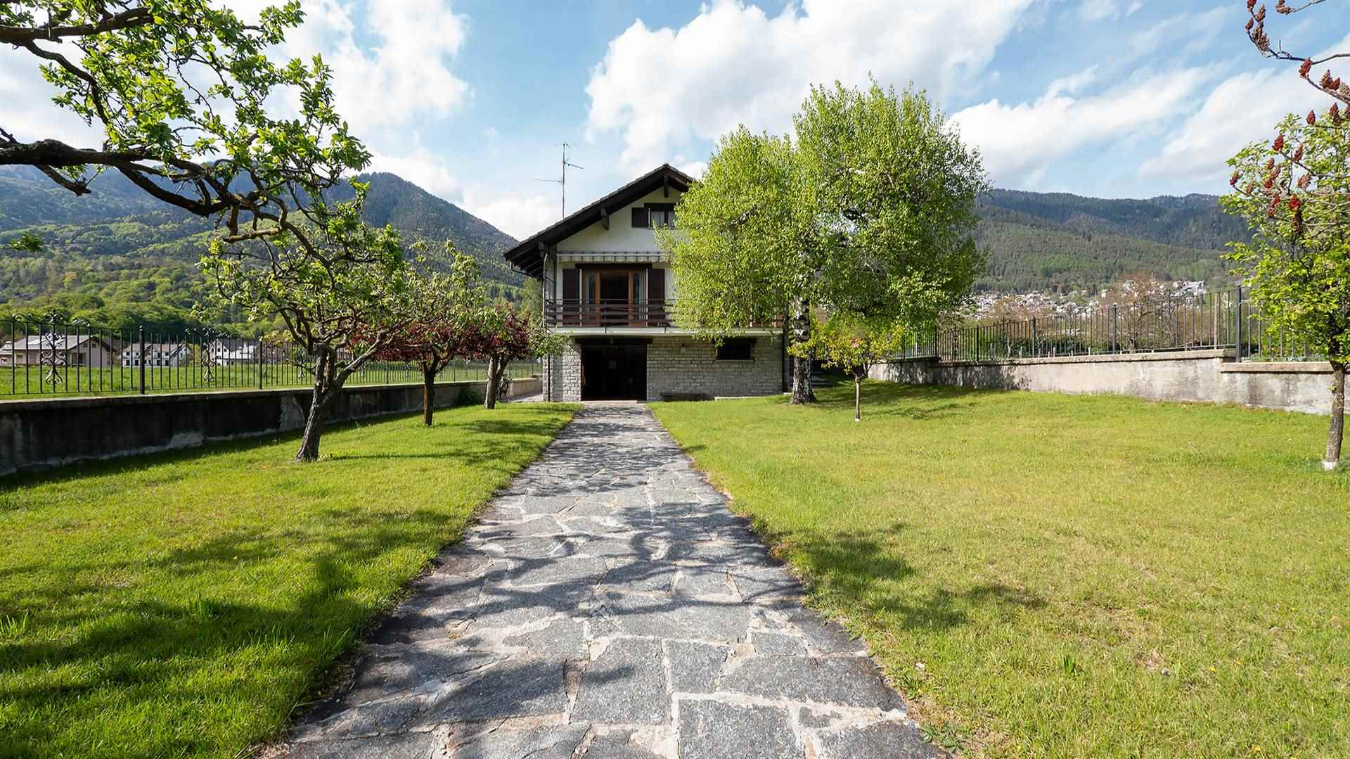 Villa in vendita a Santa Maria Maggiore, 10 locali, Trattative riservate | PortaleAgenzieImmobiliari.it
