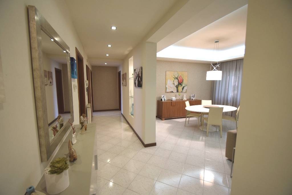 Appartamento in vendita a Piacenza, 4 locali, zona Genova, prezzo € 250.000 | PortaleAgenzieImmobiliari.it