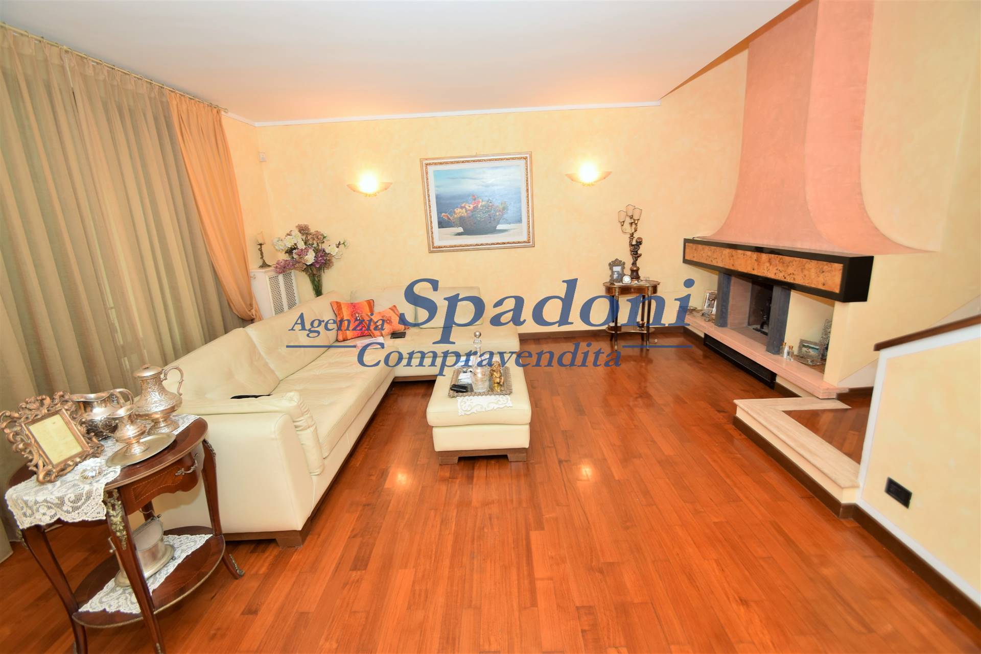 Villa a Schiera in vendita a Montecatini-Terme, 7 locali, prezzo € 350.000 | PortaleAgenzieImmobiliari.it