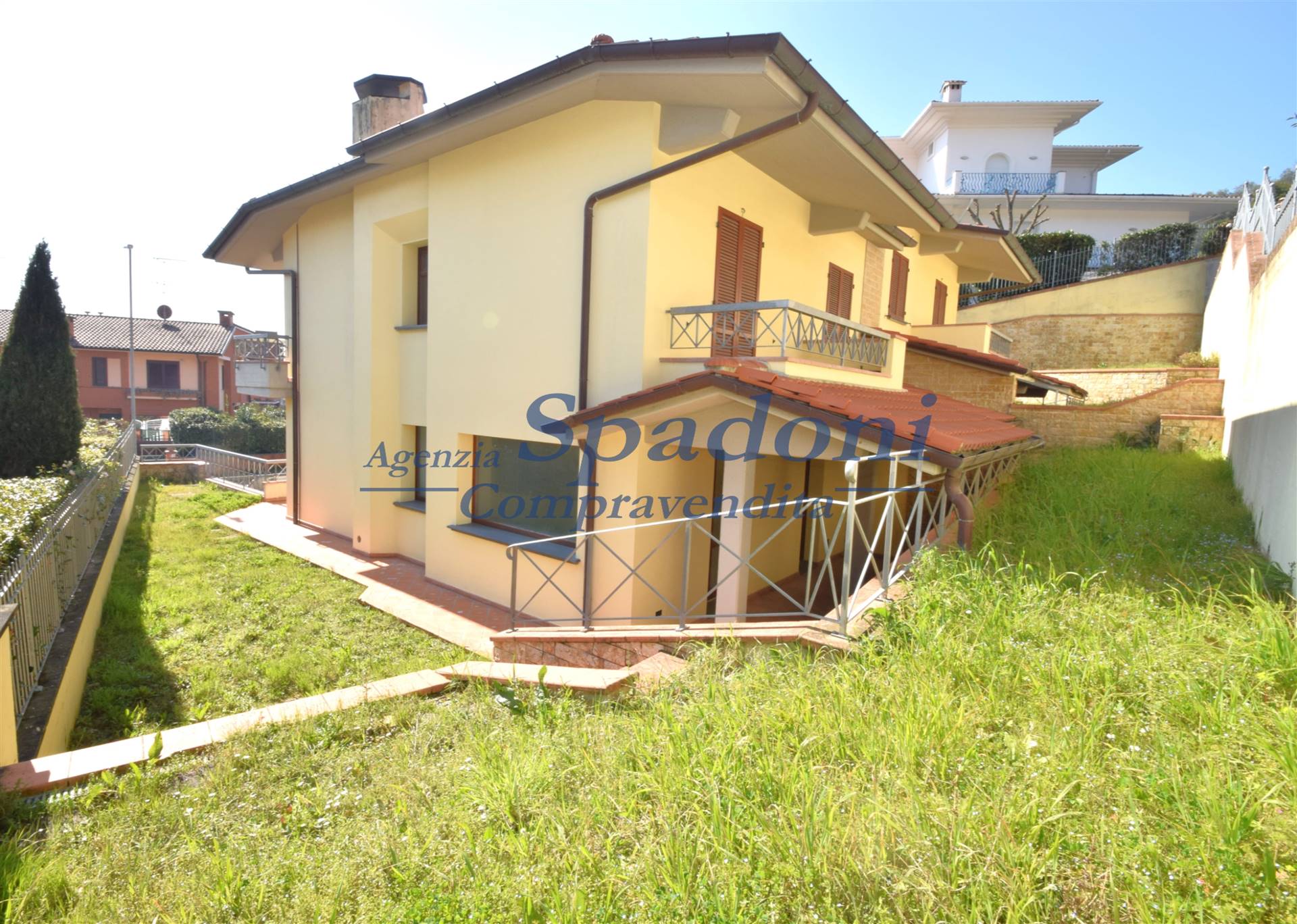 Villa Bifamiliare in vendita a Montecatini-Terme, 9 locali, prezzo € 450.000 | PortaleAgenzieImmobiliari.it