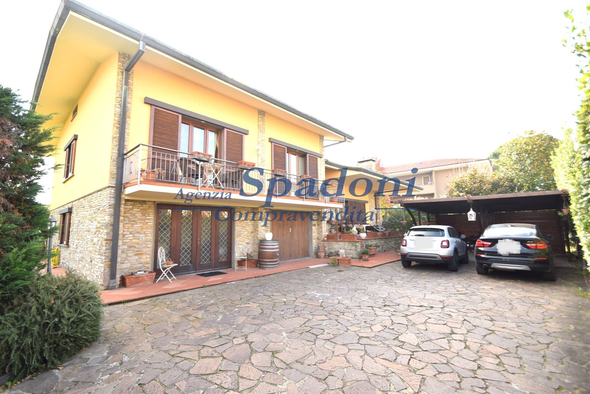 Villa in vendita a Montecatini-Terme, 10 locali, prezzo € 490.000 | PortaleAgenzieImmobiliari.it