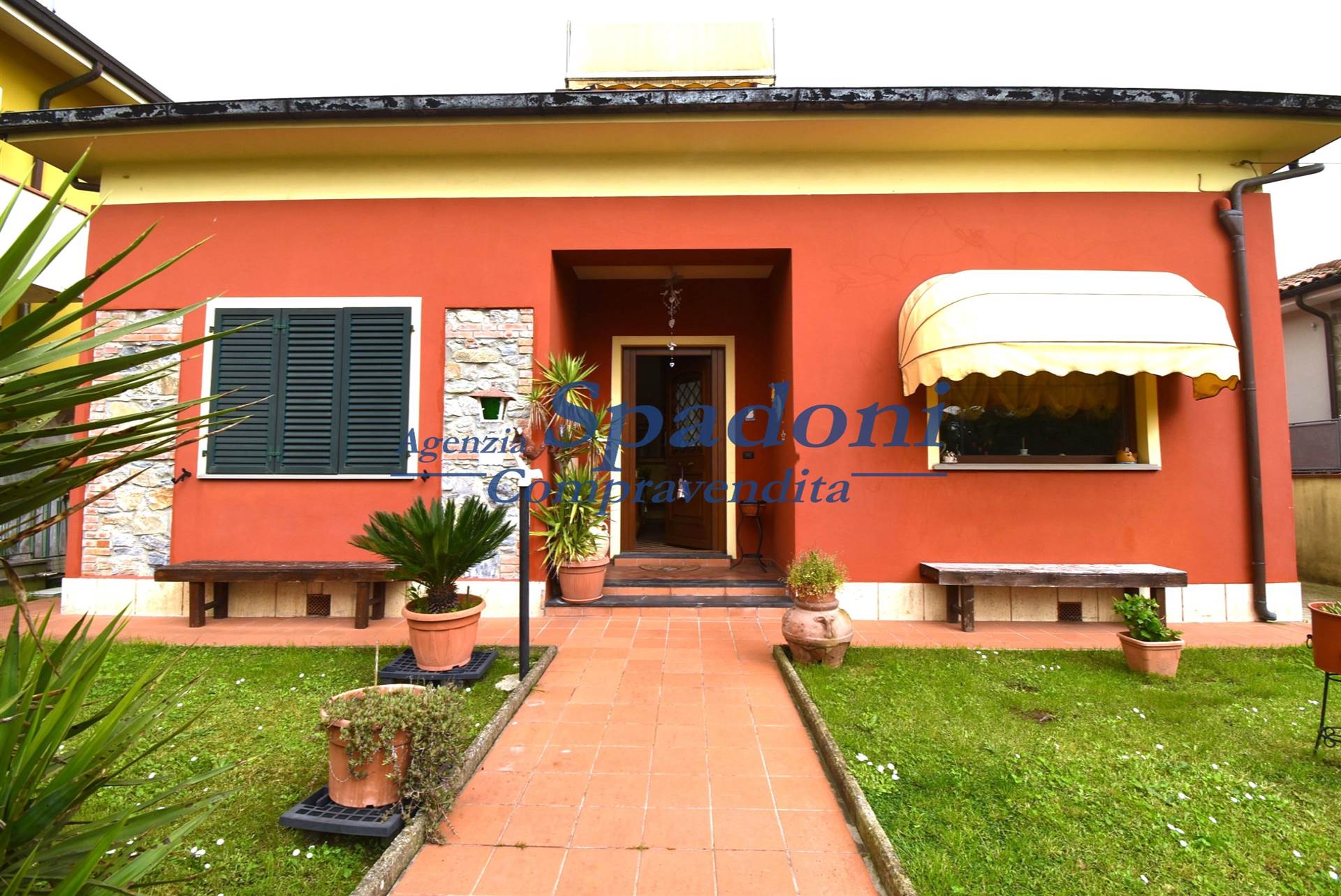 Villa in vendita a Massa e Cozzile, 5 locali, prezzo € 288.000 | PortaleAgenzieImmobiliari.it