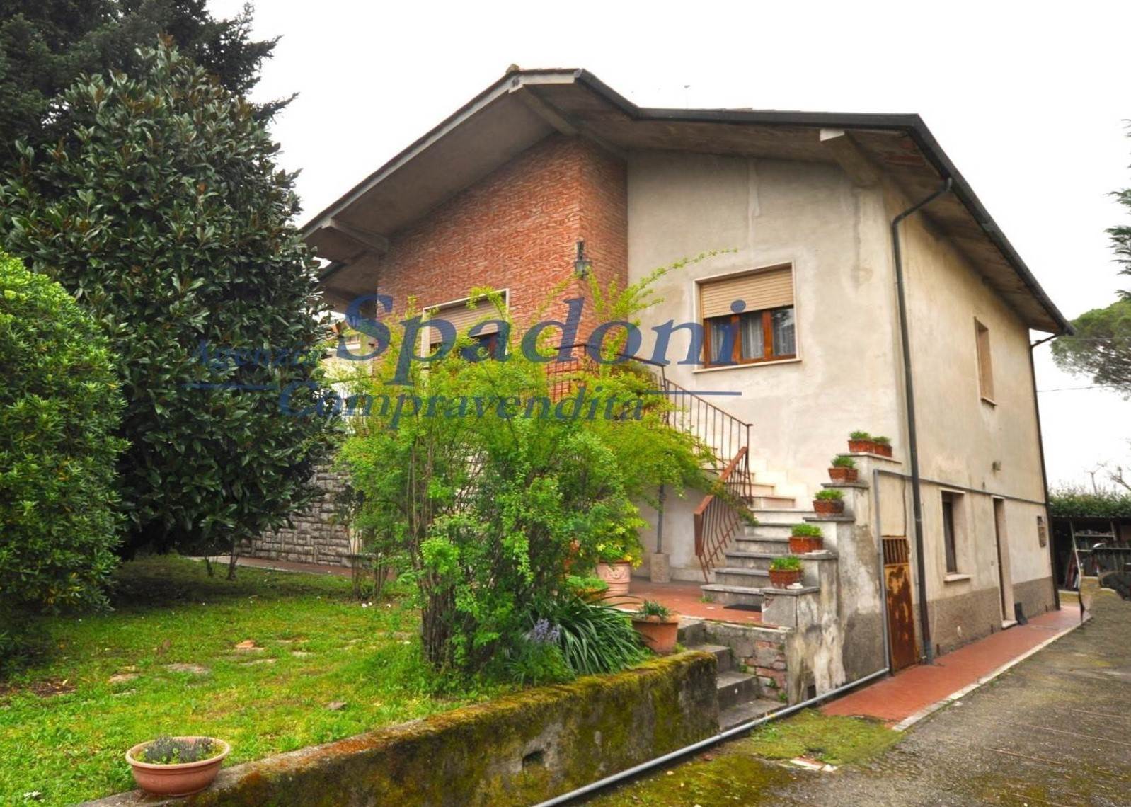 Villa in vendita a Ponte Buggianese, 10 locali, prezzo € 205.000 | PortaleAgenzieImmobiliari.it