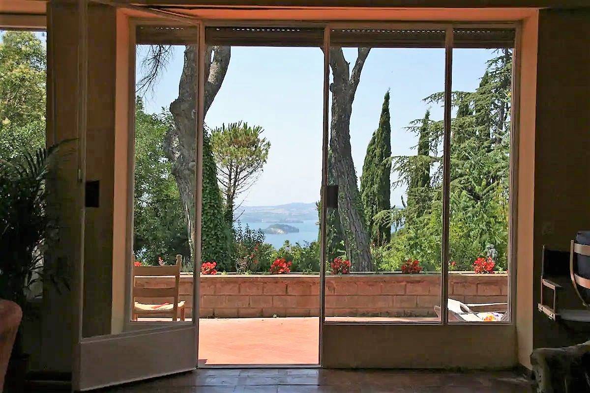 Villa in vendita a Montefiascone, 6 locali, Trattative riservate | PortaleAgenzieImmobiliari.it