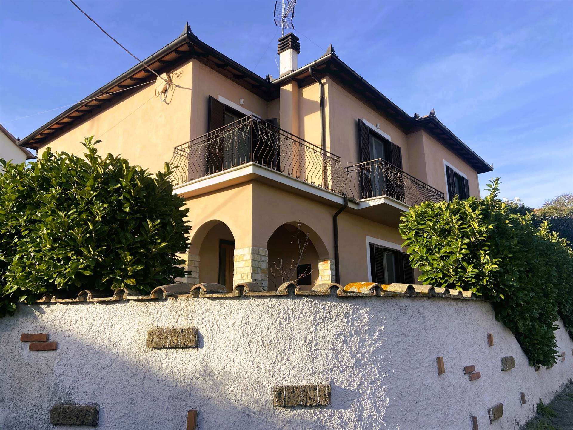 Villa in vendita a Montefiascone, 8 locali, prezzo € 340.000 | PortaleAgenzieImmobiliari.it