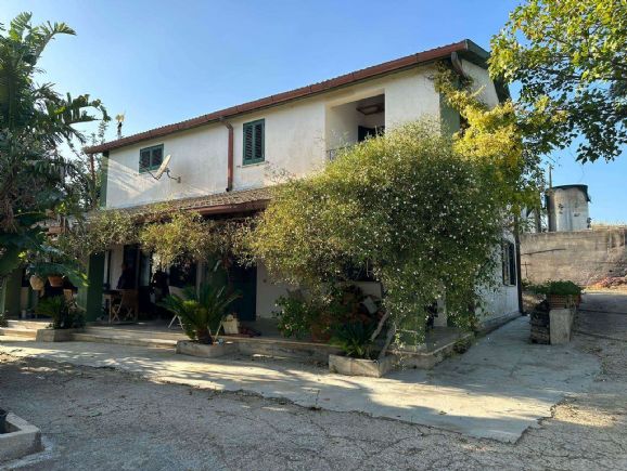 Villa in vendita a Ribera, 8 locali, prezzo € 170.000 | PortaleAgenzieImmobiliari.it