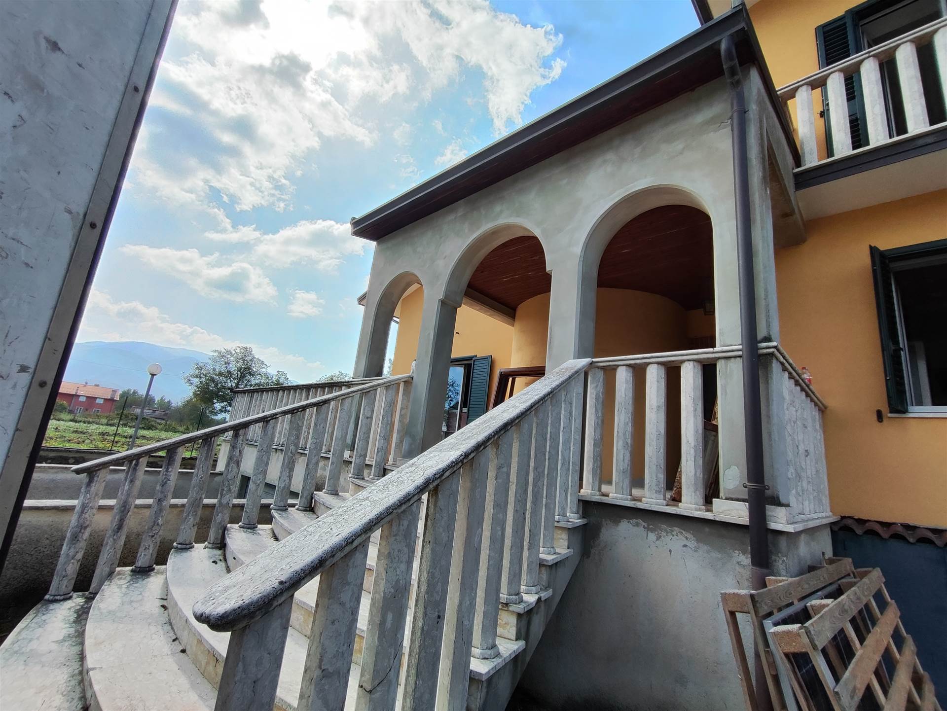 Villa in vendita a Montella, 15 locali, prezzo € 500.000 | PortaleAgenzieImmobiliari.it