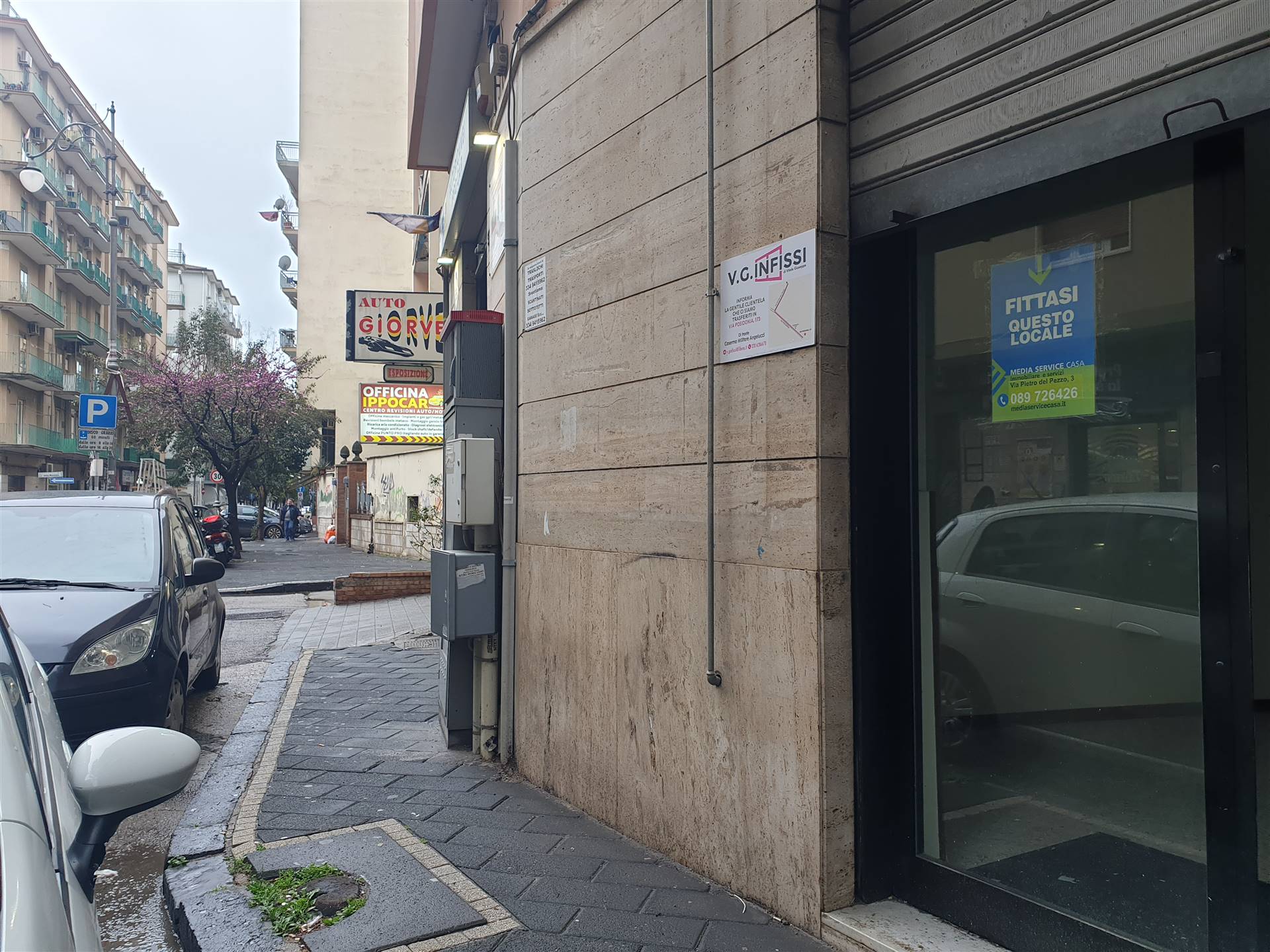 Negozio / Locale in Affitto a Salerno