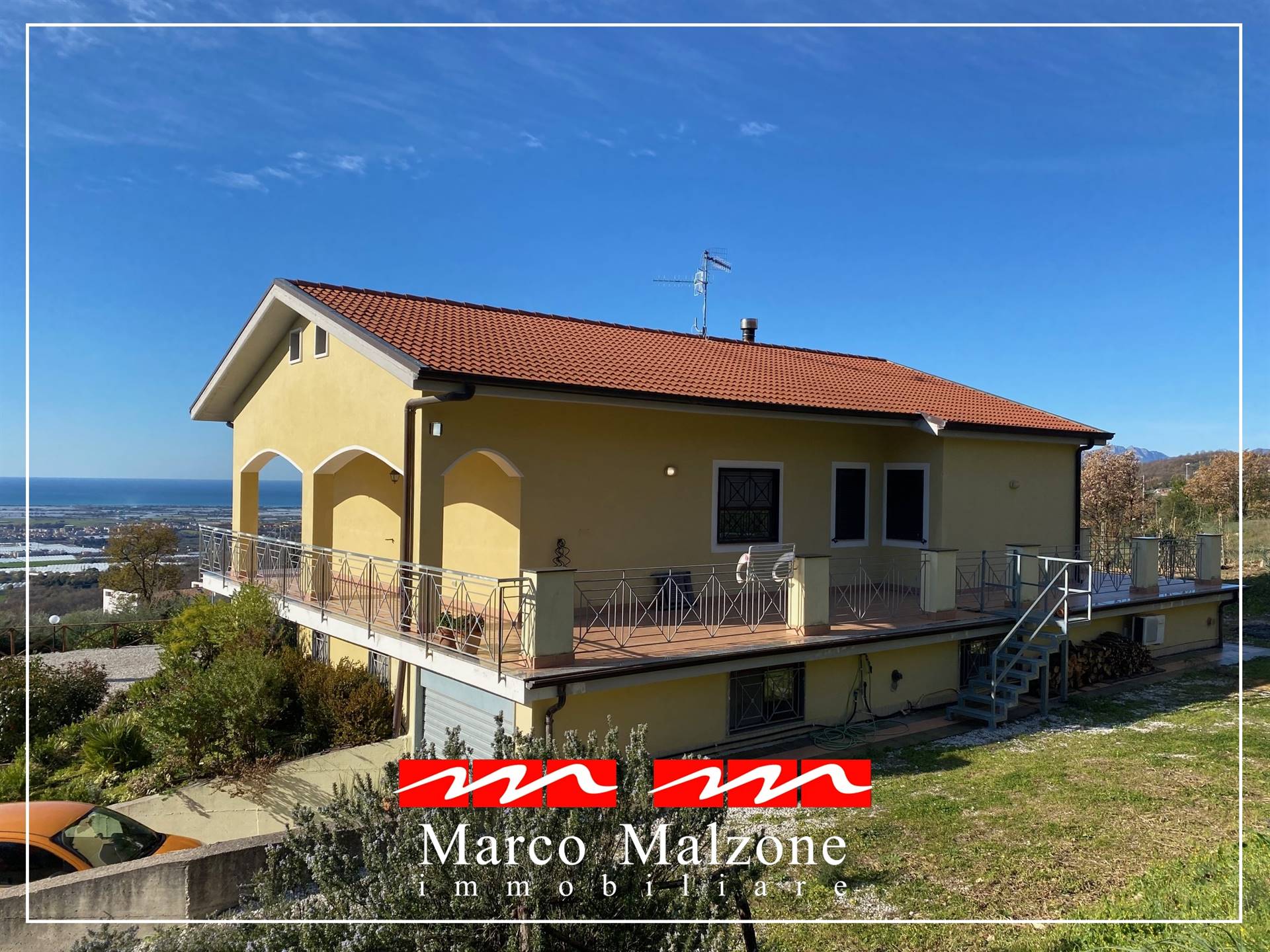 Villa in vendita a Montecorvino Pugliano, 10 locali, prezzo € 395.000 | PortaleAgenzieImmobiliari.it