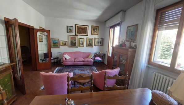 Appartamento in vendita a Prato, 5 locali, zona acine, prezzo € 320.000 | PortaleAgenzieImmobiliari.it