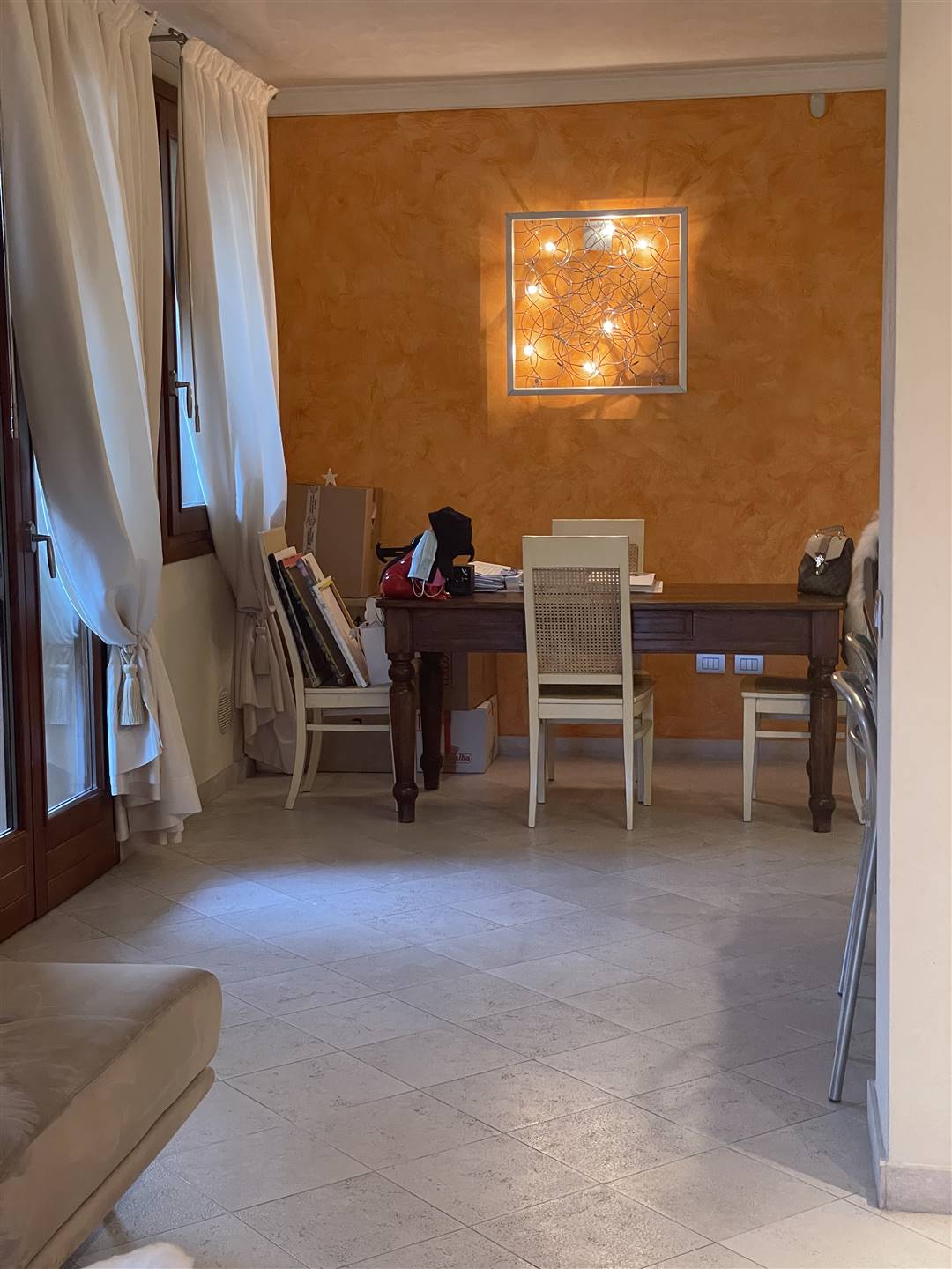 Appartamento in affitto a Desenzano del Garda, 5 locali, zona Zona: centri: Desenzano del Garda, prezzo € 1.500 | CambioCasa.it