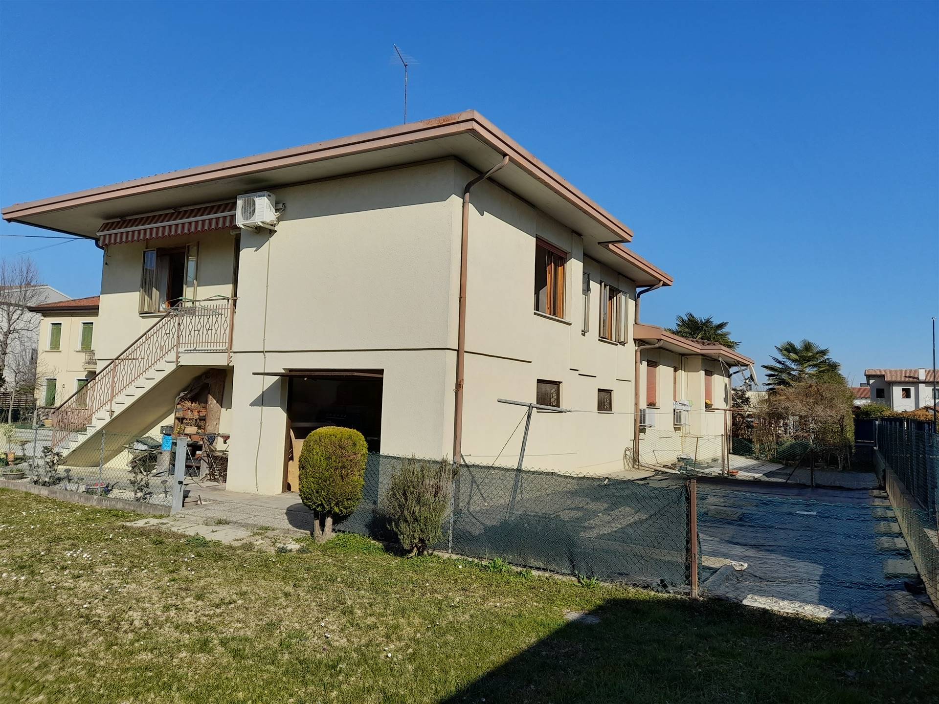 Villa Bifamiliare in vendita a Spinea, 6 locali, zona Località: FORNASE, prezzo € 175.000 | PortaleAgenzieImmobiliari.it