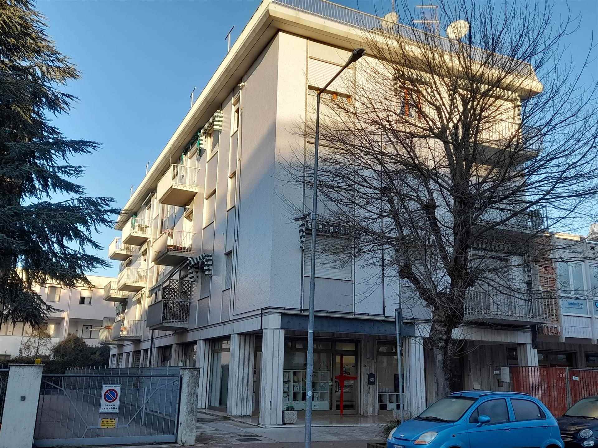 Appartamento in vendita a Spinea, 6 locali, zona Località: VILLAGGIO DEI FIORI, prezzo € 110.000 | PortaleAgenzieImmobiliari.it