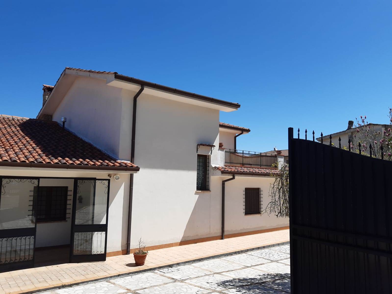 Villa in vendita a Mendicino, 14 locali, zona Località: PASQUALI, prezzo € 255.000 | PortaleAgenzieImmobiliari.it