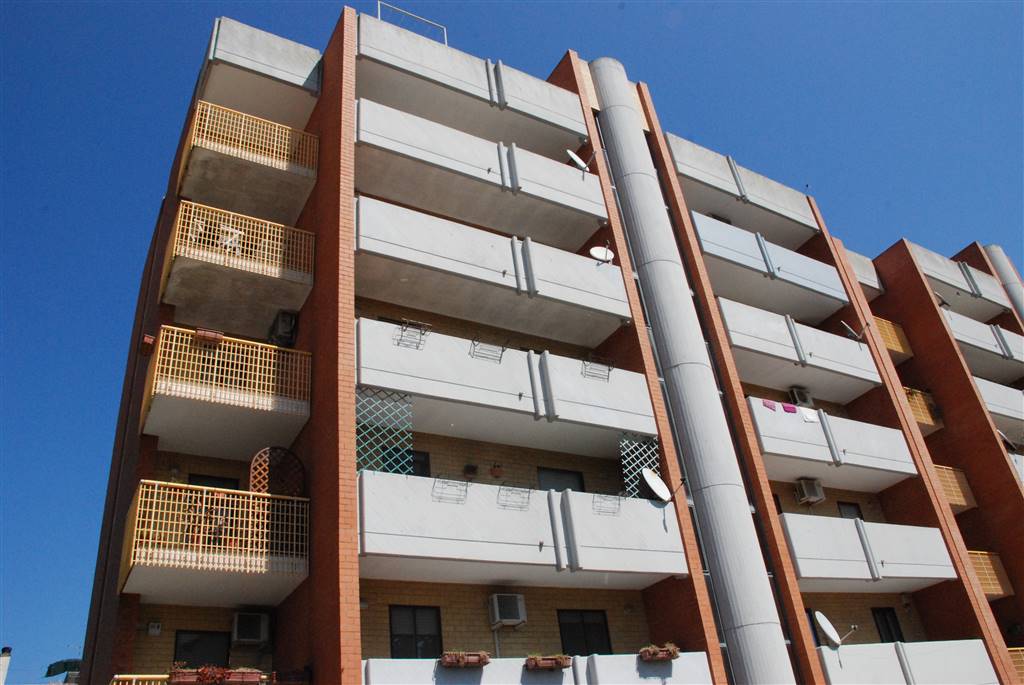 Appartamento in vendita a Latiano, 4 locali, prezzo € 120.000 | CambioCasa.it