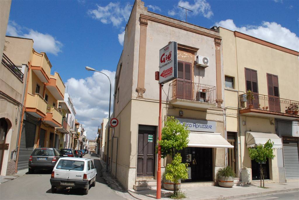 Appartamento in vendita a Latiano, 3 locali, prezzo € 55.000 | CambioCasa.it