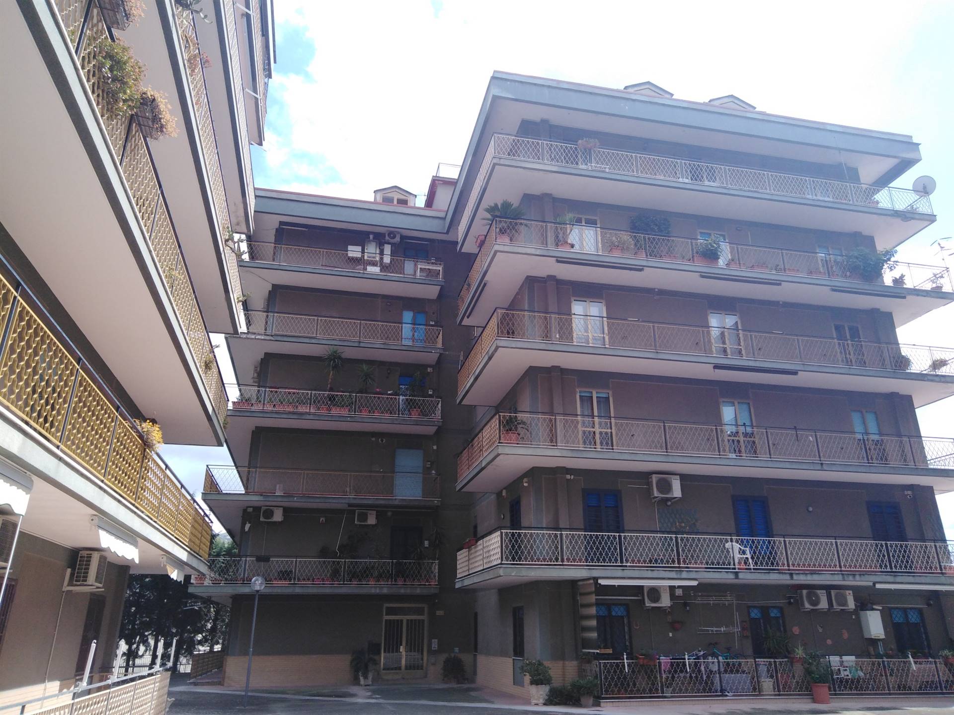 Appartamento in affitto a Caserta, 5 locali, zona Zona: Centurano, prezzo € 750 | CambioCasa.it