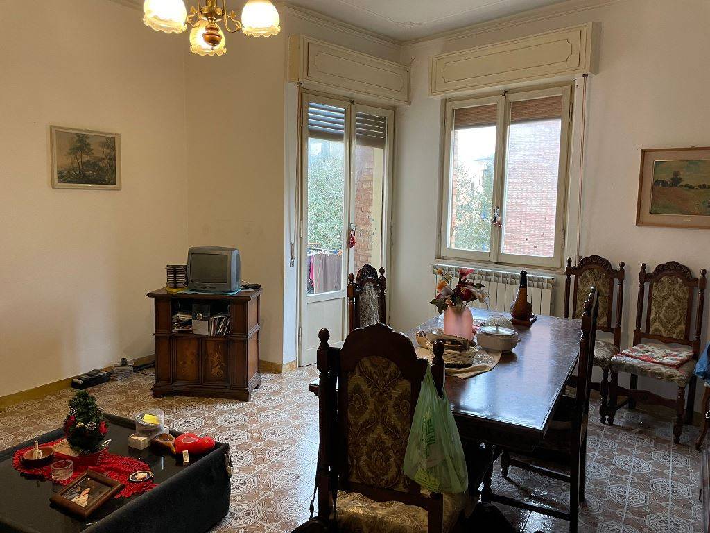 Appartamento in vendita a Siena, 6 locali, zona Località: PETRICCIO, prezzo € 230.000 | PortaleAgenzieImmobiliari.it